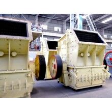 在砂石緊缺的非常時(shí)期，小型碎沙機(jī)發(fā)揮大作用