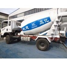 專(zhuān)業(yè)生產(chǎn)小型混凝土罐車(chē)，億立實(shí)業(yè)2m3攪拌罐車(chē)