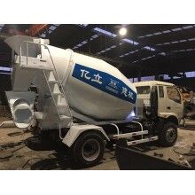 廠家大量供應(yīng)3m3混凝土罐車(chē)，攪拌罐車(chē)，量大從優(yōu)