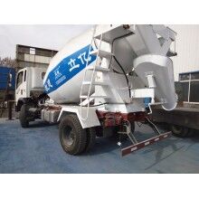 5m3混凝土罐車(chē)最新價(jià)格，億立攪拌罐車(chē)廠家直銷(xiāo)